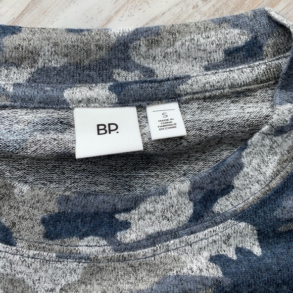 BP. NWT Cozy top women’s size small camo - Picture 4 of 7